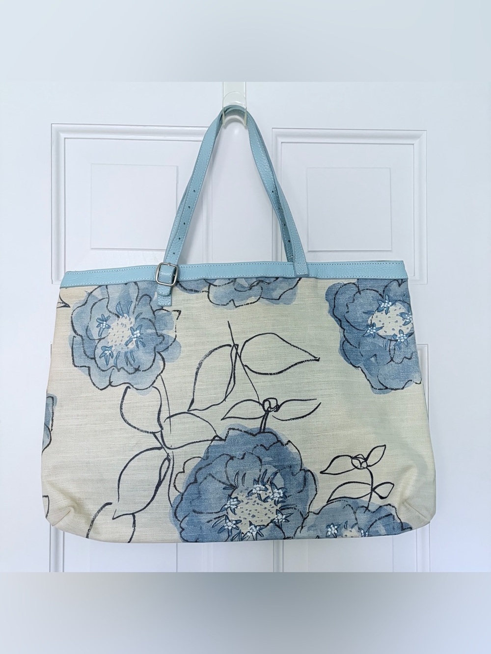 Blue Floral Canvas Tote Bag with Zipper Closure